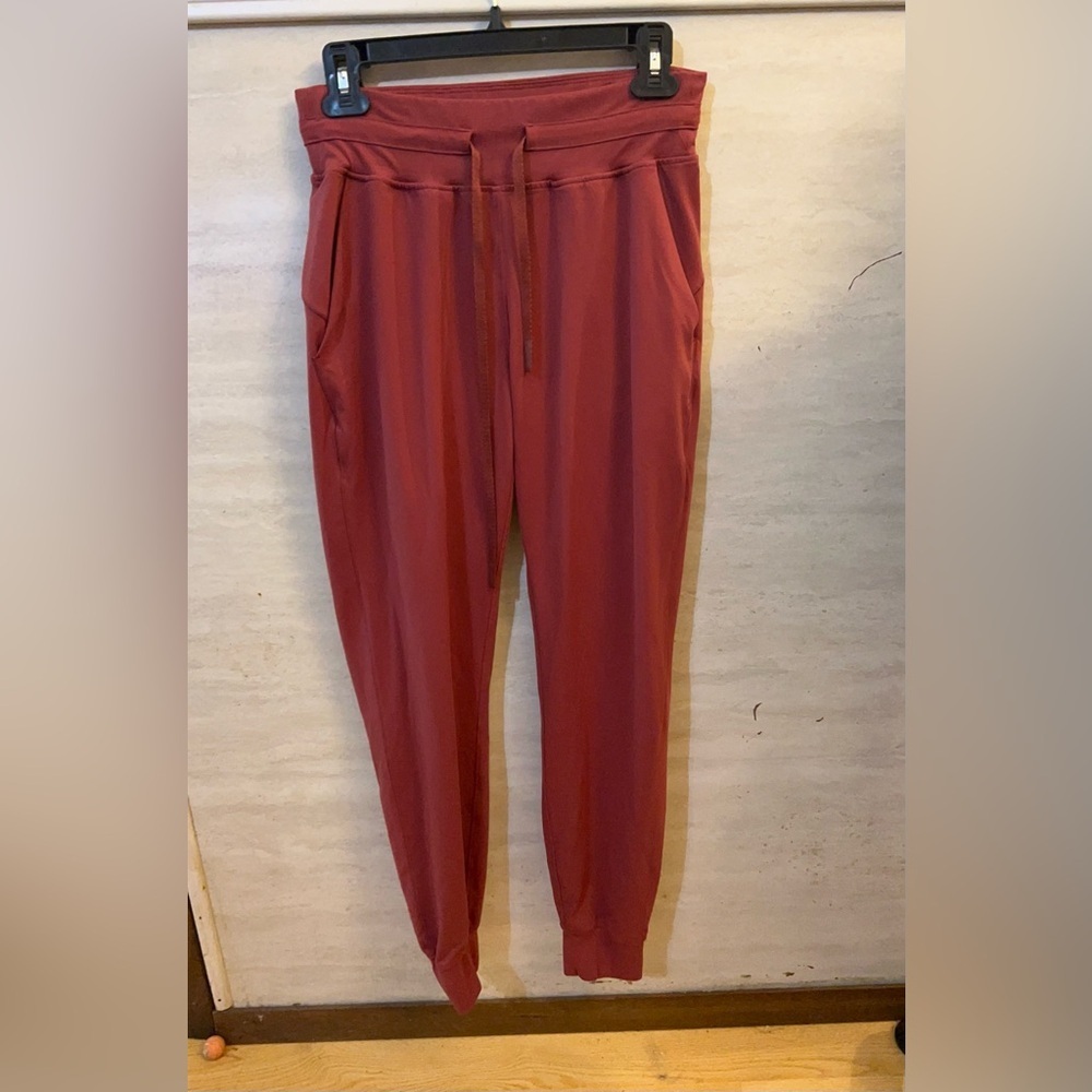 Lululemon License to Train
High-Rise Pant Terra Orange